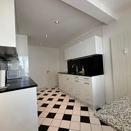 2br Near - Flower 23 *