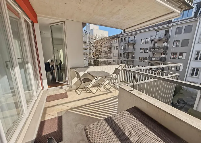 Apartment 2br Near - Flower 23 Zürich